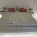 Rineia Complex By Live&travel * Elia (Mykonos)