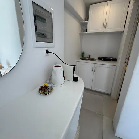 Rineia Complex By Live&travel Apartmán *