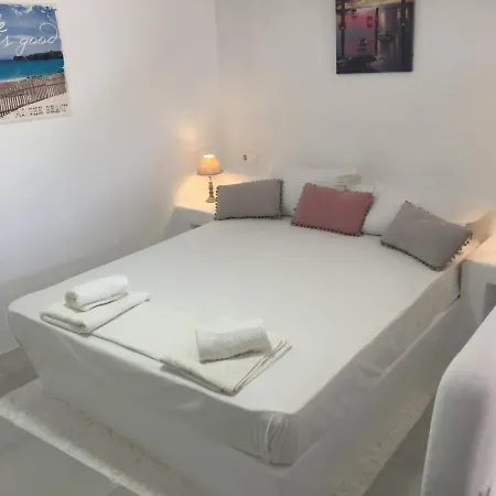 Rineia Complex By Live&travel Elia (Mykonos)