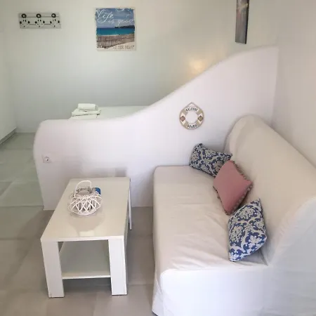 Rineia Complex By Live&travel