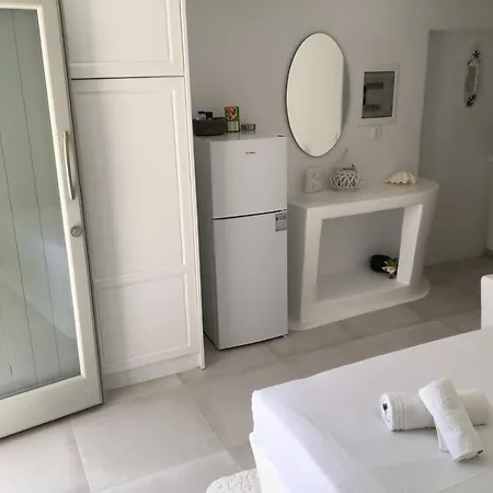 Rineia Complex By Live&travel Apartment *