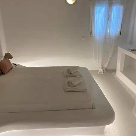 アパート Rineia Complex By Live&travel Elia (Mykonos)