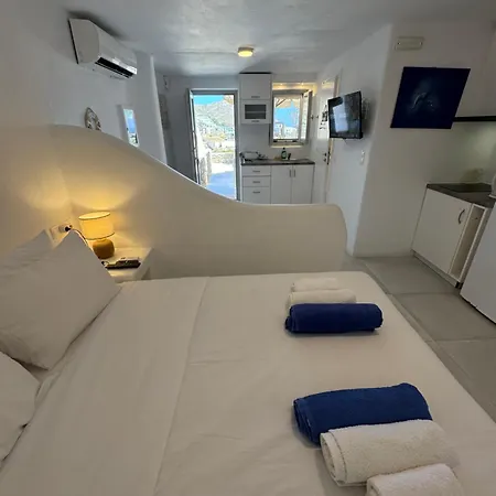 Rineia Complex By Live&travel *