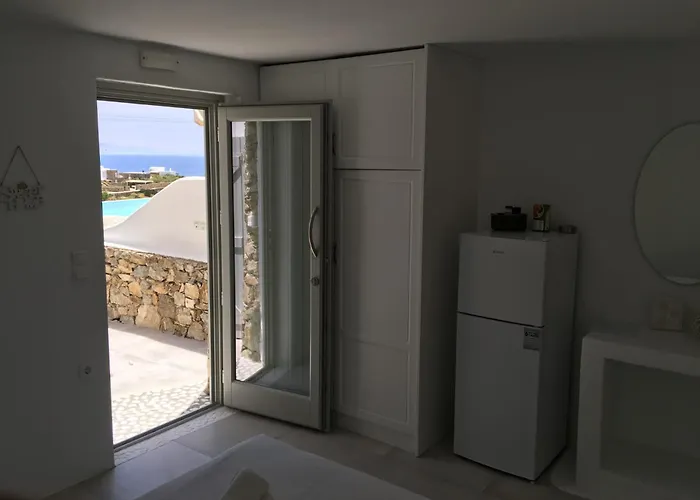 Rineia Complex By Live&travel Elia (Mykonos)